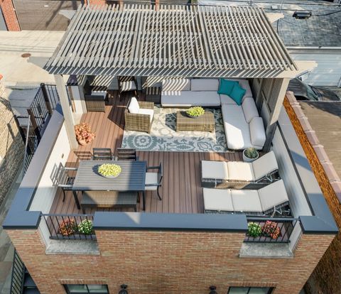 Tiny photo for 3509 N Janssen Avenue, Chicago, IL 60657 (MLS # 12461816)