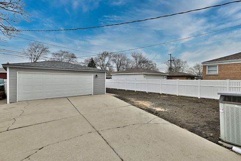 Tiny photo for 8834 S Albany Avenue, Evergreen Park, IL 60805 (MLS # 12582985)