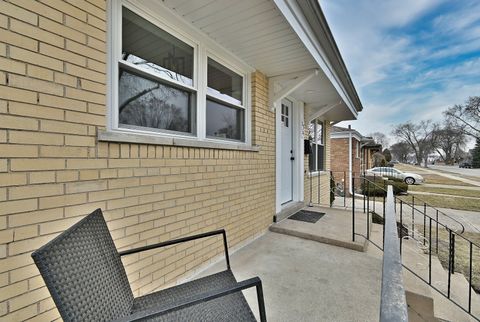 Tiny photo for 8834 S Albany Avenue, Evergreen Park, IL 60805 (MLS # 12582985)