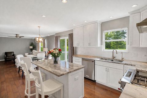 Tiny photo for 176 Woodland Park Circle, Gilberts, IL 60136 (MLS # 12617904)