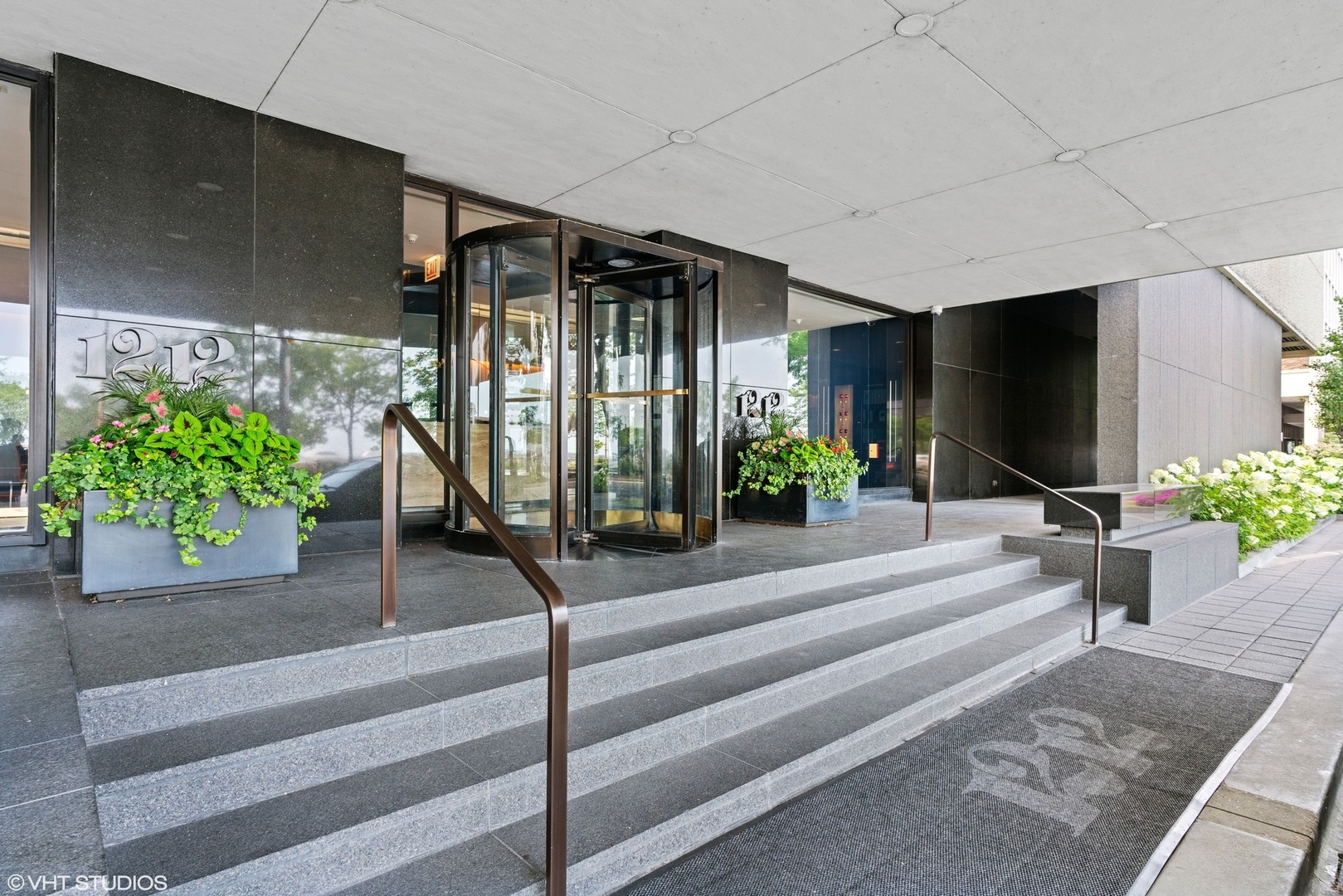 1212 N Lake Shore Drive 32BN