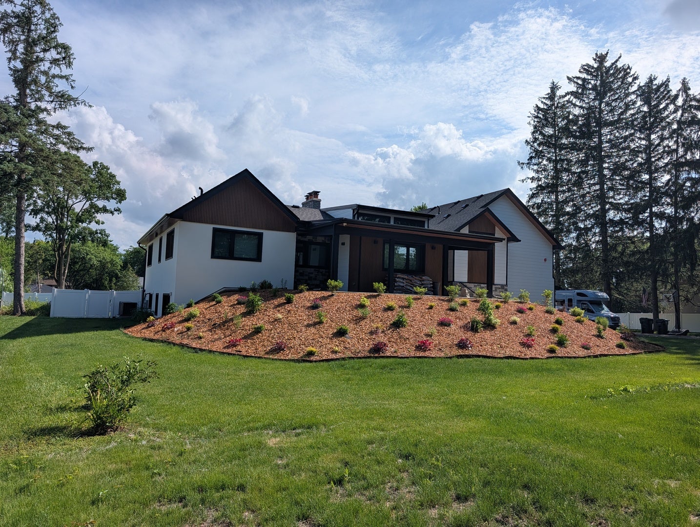 675 W Gilbert Road