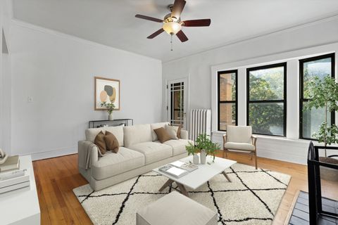 Tiny photo for 718 W SHERIDAN Road #3S, Chicago, IL 60613 (MLS # 12481604)