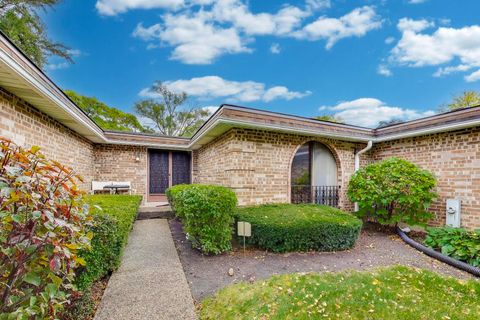 Tiny photo for 2545 Salceda Drive, Northbrook, IL 60062 (MLS # 12501827)