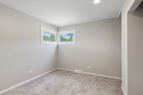 Tiny photo for 630 Smith Avenue, Lake Bluff, IL 60044 (MLS # 12401111)