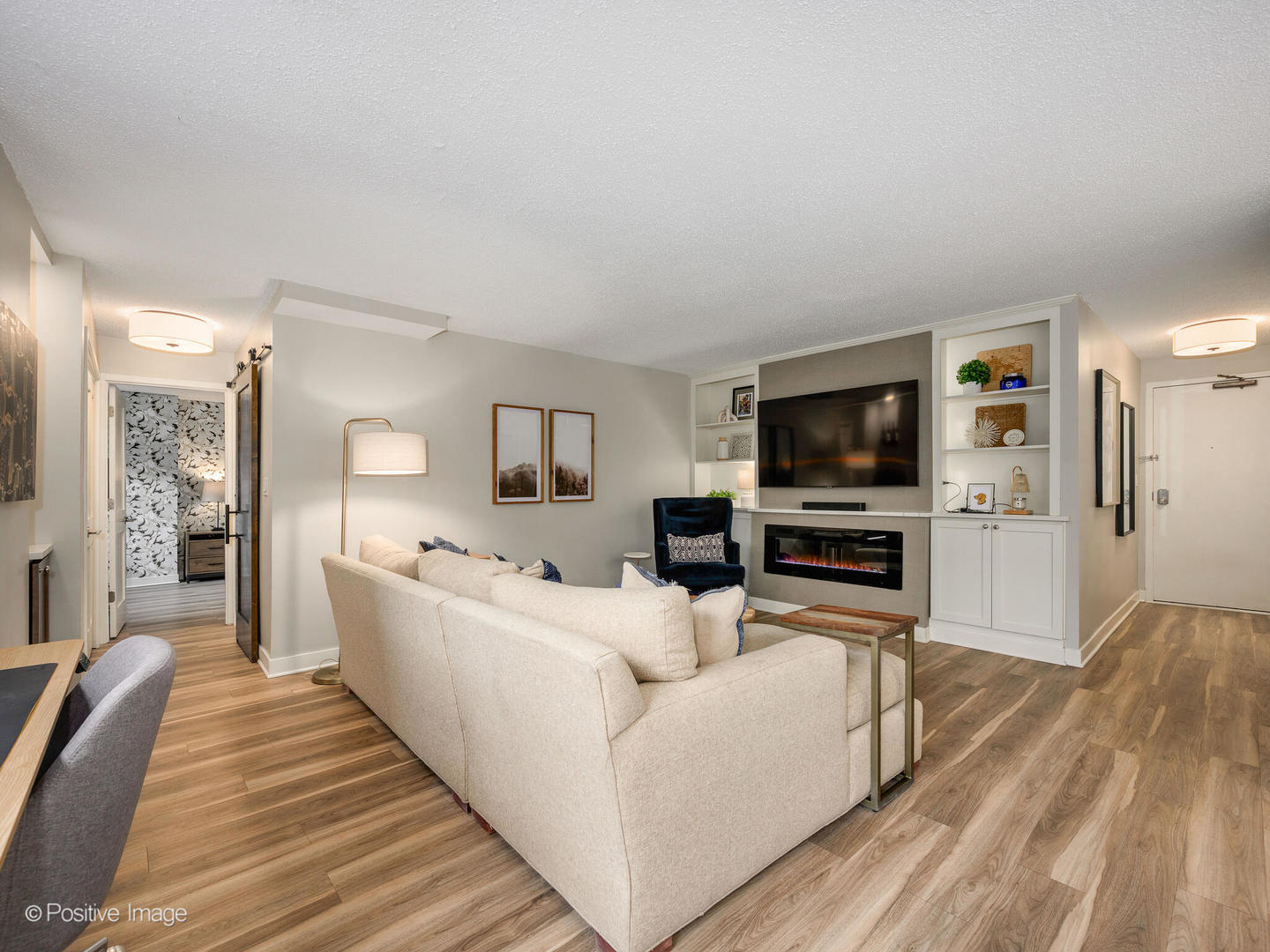 3033 N SHERIDAN Road M1