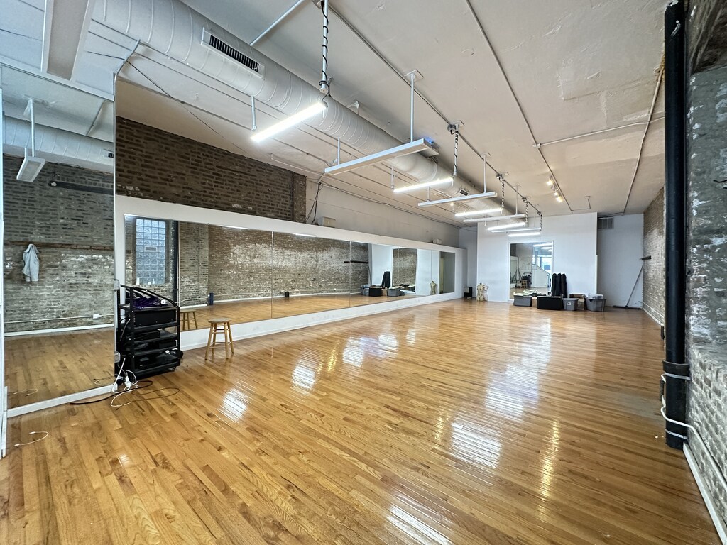 1654 W CHICAGO Avenue 1