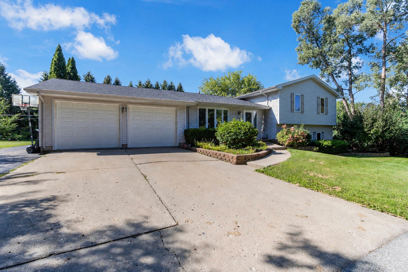 38604 N Magnolia Avenue