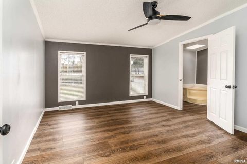 Tiny photo for 14574 EASTLAND Road, Marion, IL 62959 (MLS # EB460449)