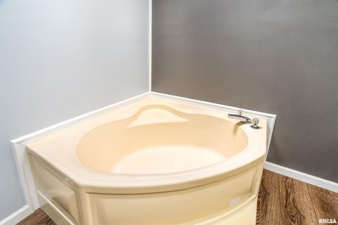 Tiny photo for 14574 EASTLAND Road, Marion, IL 62959 (MLS # EB460449)