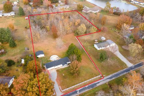 Tiny photo for 14574 EASTLAND Road, Marion, IL 62959 (MLS # EB460449)