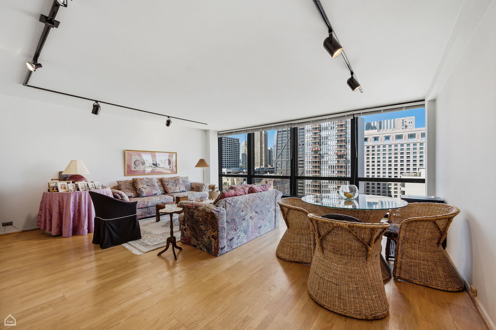 910 N Lake Shore Drive 2518