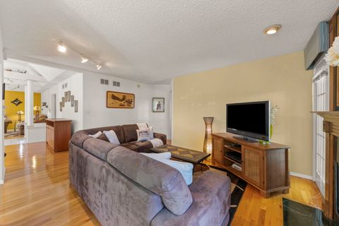 Tiny photo for 602 Glenwood Lane, Lombard, IL 60148 (MLS # 12476408)