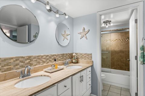 Tiny photo for 6814 Joliet Road #9, Indian Head Park, IL 60525 (MLS # 12459054)