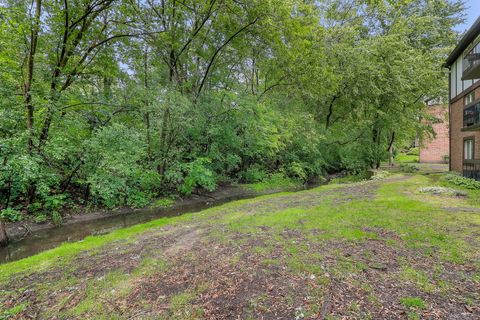 Tiny photo for 6814 Joliet Road #9, Indian Head Park, IL 60525 (MLS # 12459054)