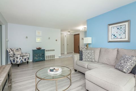 Tiny photo for 6814 Joliet Road #9, Indian Head Park, IL 60525 (MLS # 12459054)