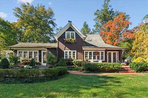 A home in Lake Bluff