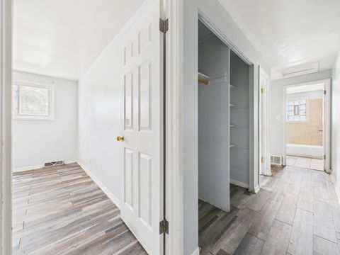 Tiny photo for 945 W 115th Place, Chicago, IL 60643 (MLS # 12622443)