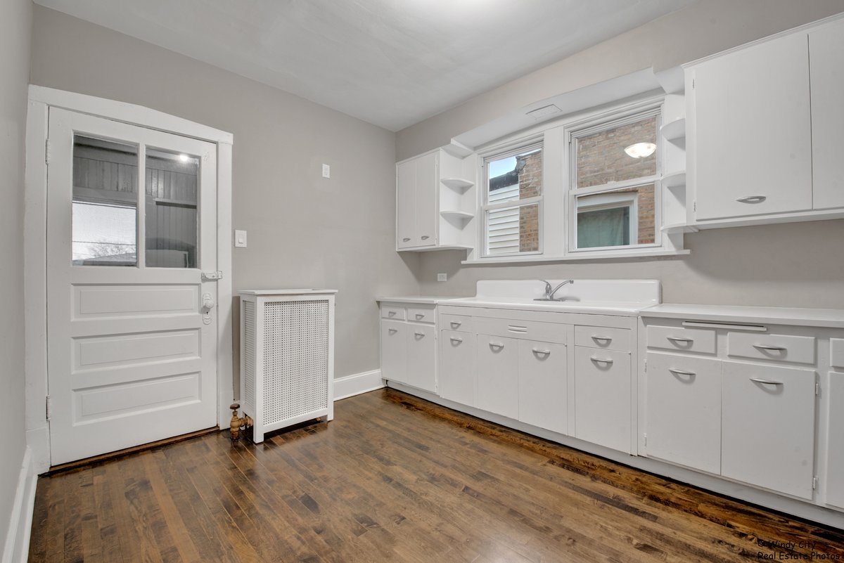 1543 S 60th Court