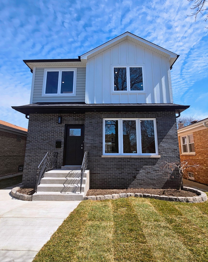 7509 N Oleander Avenue