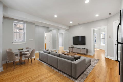 Tiny photo for 6819 N Lakewood Avenue #3E, Chicago, IL 60626 (MLS # 12681708)