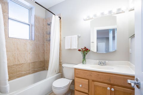 Tiny photo for 6819 N Lakewood Avenue #3E, Chicago, IL 60626 (MLS # 12681708)