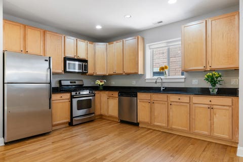 Tiny photo for 6819 N Lakewood Avenue #3E, Chicago, IL 60626 (MLS # 12681708)