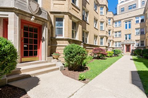 Photo of 6819 N Lakewood Avenue #3E, Chicago, IL 60626 (MLS # 12681708)