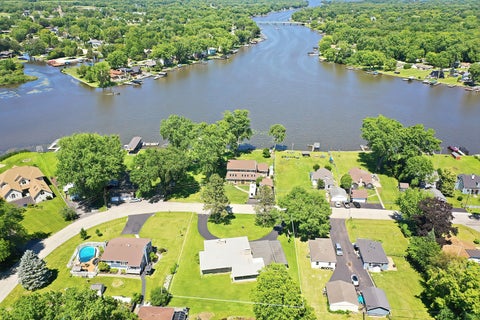 Tiny photo for 2923 Shorewood Drive, McHenry, IL 60050 (MLS # 12770371)