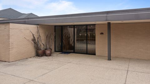 Tiny photo for 66 Watergate Road, South Barrington, IL 60010 (MLS # 12591857)