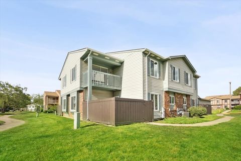 18 Fernwood Drive 18D Bolingbrook IL 60440