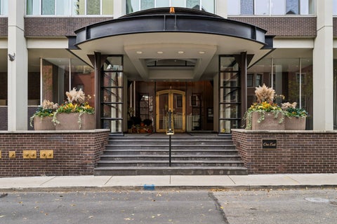 Tiny photo for 1 E Schiller Street #20C, Chicago, IL 60610 (MLS # 12782464)