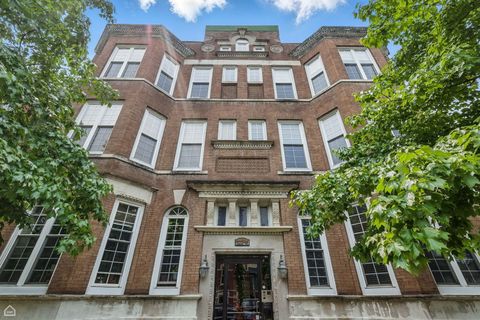 2212 N CAMPBELL Avenue 1D Chicago IL 60647