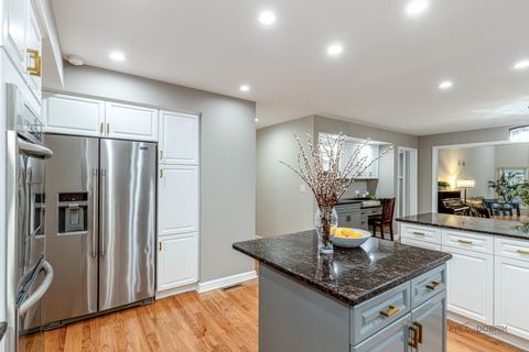 Tiny photo for 9 Devonshire Lane, Lincolnshire, IL 60069 (MLS # 12607216)