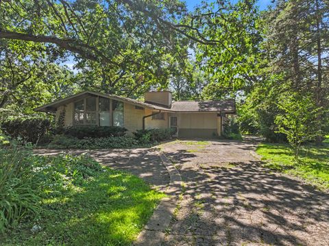 Tiny photo for 3001 S Brockway Street, Rolling Meadows, IL 60008 (MLS # 12706913)