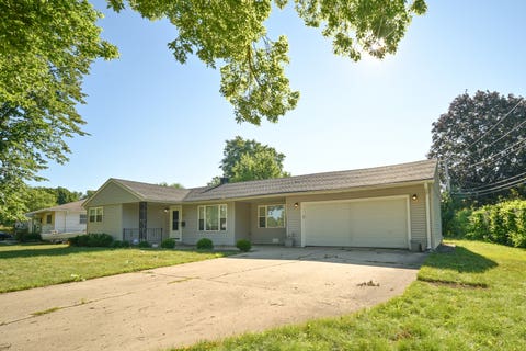 Photo of 2703 Cardinal Drive, Rolling Meadows, IL 60008 (MLS # 12725769)