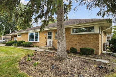 Tiny photo for 201 S Yale Avenue, Addison, IL 60101 (MLS # 12757846)