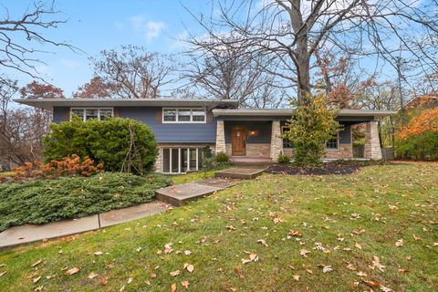 1292 Oak Trail Drive Libertyville IL 60048