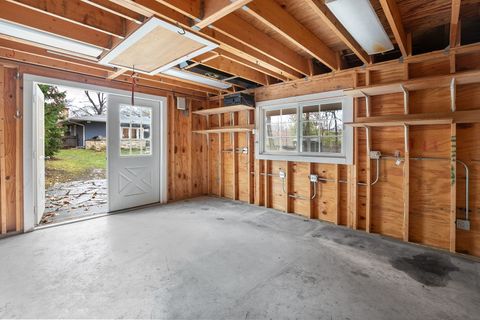 Tiny photo for 1292 Oak Trail Drive, Libertyville, IL 60048 (MLS # 12499575)