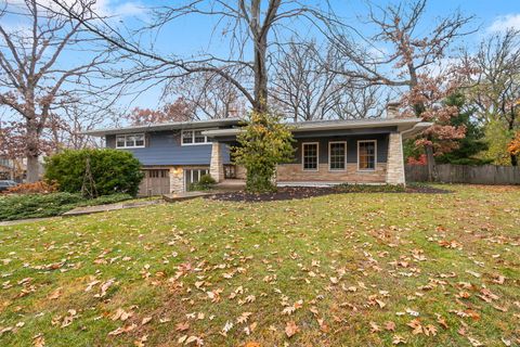 Tiny photo for 1292 Oak Trail Drive, Libertyville, IL 60048 (MLS # 12499575)
