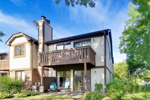 Tiny photo for 265 Wilmette Court #B1, Schaumburg, IL 60193 (MLS # 12728574)