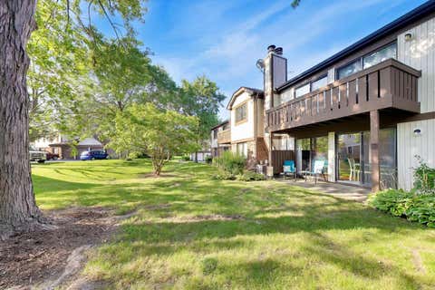 Tiny photo for 265 Wilmette Court #B1, Schaumburg, IL 60193 (MLS # 12728574)