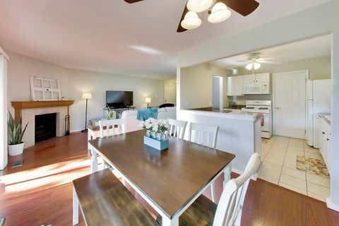 Tiny photo for 265 Wilmette Court #B1, Schaumburg, IL 60193 (MLS # 12728574)
