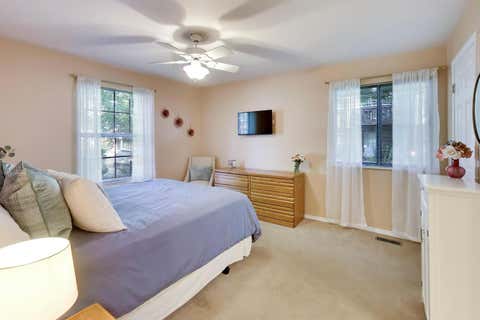 Tiny photo for 265 Wilmette Court #B1, Schaumburg, IL 60193 (MLS # 12728574)