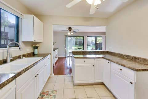 Tiny photo for 265 Wilmette Court #B1, Schaumburg, IL 60193 (MLS # 12728574)
