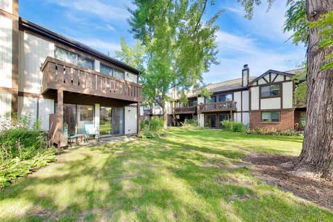 Tiny photo for 265 Wilmette Court #B1, Schaumburg, IL 60193 (MLS # 12728574)