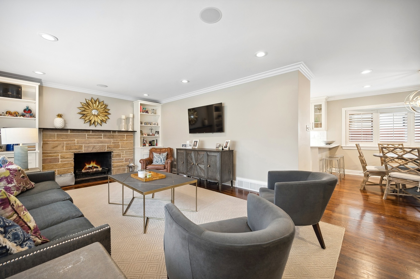 824 Echo Lane