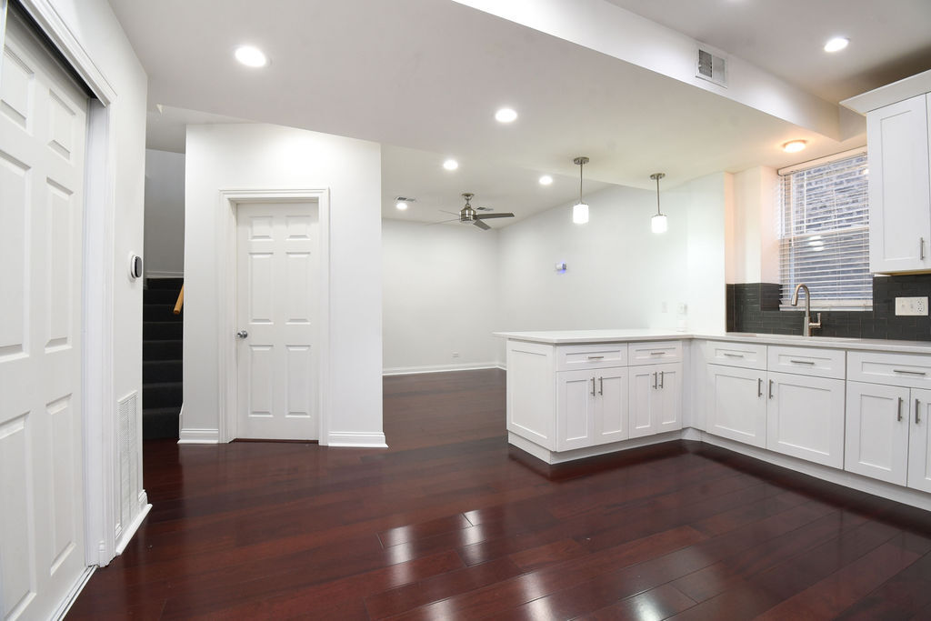 1828 S PEORIA Street