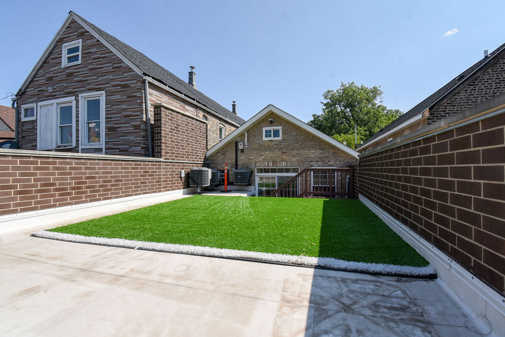 1828 S PEORIA Street