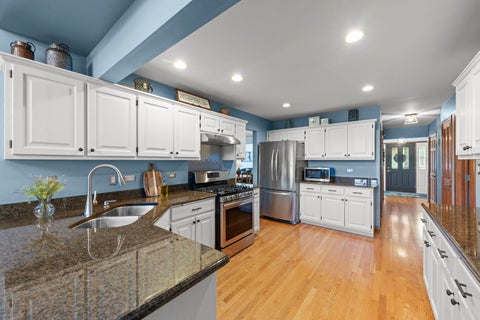 Tiny photo for 8942 Glenshire Street, Tinley Park, IL 60487 (MLS # 12617674)